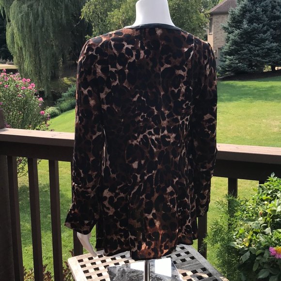 Rafaella Leopard Animal Print Tawny Long Sleeve Blouse Top M Work Office - Picture 3 of 11